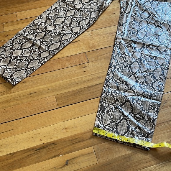 SNAKE PRINT PANTS
Zara - Picture 12 of 15